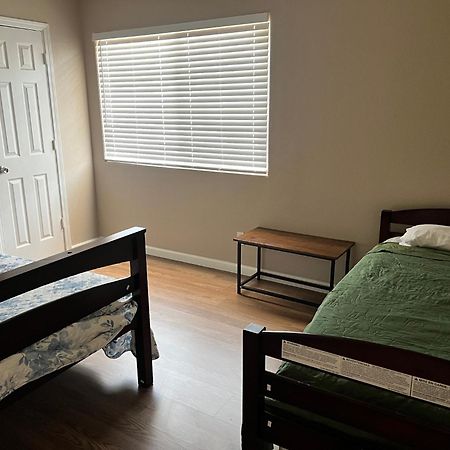 Serene 2Bed 1Bath Condo With Parking Fresno Dış mekan fotoğraf