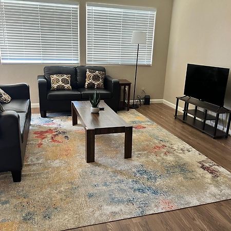 Serene 2Bed 1Bath Condo With Parking Fresno Dış mekan fotoğraf